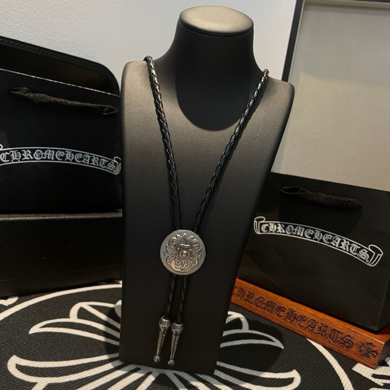 Ch*0me He**ts necklaces